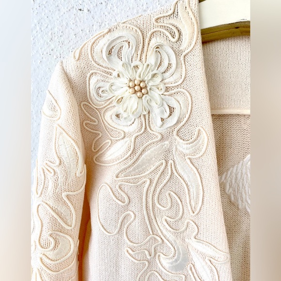 Vintage St John Knit Embroidered Cardigan // Floral Pale Pink Sweater Jacket - Picture 7 of 10